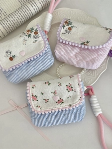 Floral quilted mini storage bag for cameras and cosmetics with decorative pearl chain