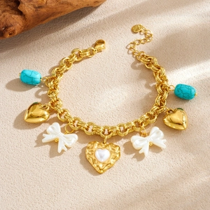 Gold plated stainless steel chunky chain bracelet with pearls and heart charms