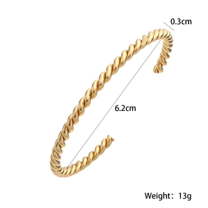 Close-up of 18K gold plated twisted rope bangle with dimensions and 13g weight info