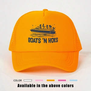 Detalle de gorra trucker de malla naranja con estampado BOATS 'N HOES y varios colores