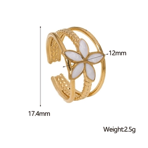 Macro detail of gold flower ring showing 17.4mm height and 12mm width specifications