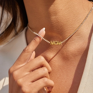 18K vergoldete MOM Buchstaben Tennis Kette Halskette mit klaren Zirkonia Kristallen
