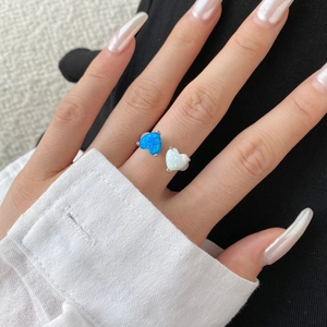Anello vintage S925 in argento sterling regolabile con opali a forma di cuore blu e bianco