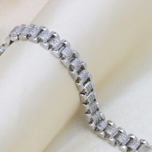 Bracciale a catena tank in rame placcato 18k argento con zirconi lucenti