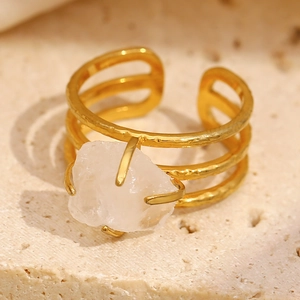 18K Gold Plated Stainless Steel Open Ring With Irregular Natural White Crystal Stone Hammered Bohemian Jewelry For Women