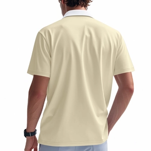 Rückansicht des beigen Kurzarm-Poloshirts mit schmaler Passform und weißem Kontrastkragen