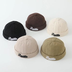 Bonnet Boston en velours côtelé pour enfants disponible en cinq couleurs variées