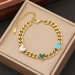 Bracciale a catena cubana dorata in acciaio inox con ciondoli a cuore colorati