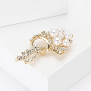 Elegant gold alloy bouquet brooch with white pearls and sparkling rhinestones for suits
