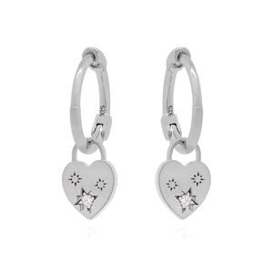 Detailed close-up of 925 silver heart earring with sunburst engraving and zircon