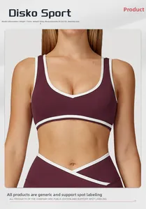 Détail du soutien-gorge de sport violet avec bretelles contrastées et tissu tricoté