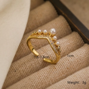 Detailed size specifications for gold crown ring with pearls, showing 1cm height and 3g weight