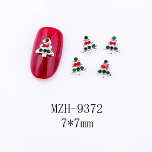 Weihnachtsbaum-Nagelkunst-Anhänger mit roten und grünen Strasssteinen, 7x7mm