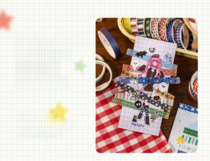 Detailansicht der Retro-Washi-Tape-Muster auf Sammelalbum mit Vintage-Dekorationen