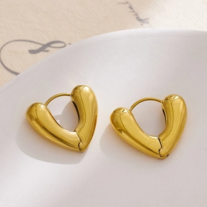 Vintage style chunky heart-shaped gold plated titanium steel hoop earrings for women