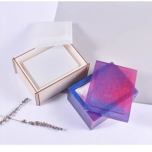 Moule boîte à mouchoirs rectangulaire en résine avec fini galaxie scintillante