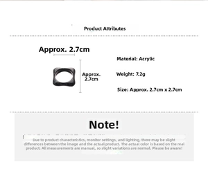 Détails d'une bague carrée en acrylique noir avec dimensions 2,7 cm et poids 7,2 g