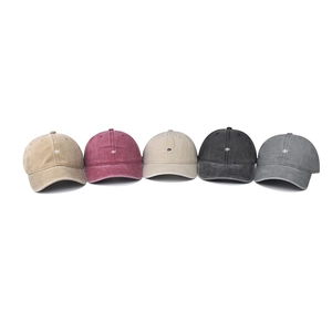 Washed cotton baseball caps with embroidered R logo in five versatile vintage colors