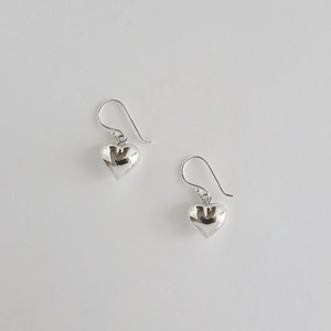 Polished 925 sterling silver heart-shaped drop earrings with minimalist ear hooks