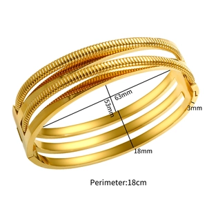Detailed size specifications for the 18K gold-plated multilayer bracelet with dimensions