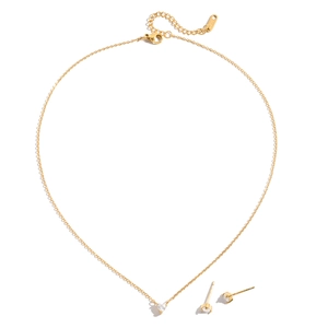 Set collana in acciaio inossidabile placcato oro 18K e orecchini a cuore in zircone