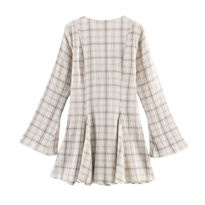 Robe courte à carreaux col V pour femme avec manches cloche et tissu texturé chic