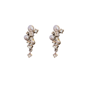 Elegant silver leaf tassel earrings with sparkling crystals and white pearls for women