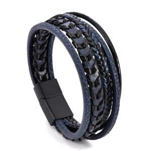Mehrlagiges geflochtenes Lederarmband für Herren mit mattem Magnetverschluss in Navy und Schwarz