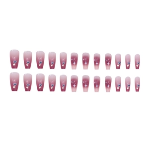 24 faux ongles longs coffin dégradé violet avec motifs de cœur et d'étoile