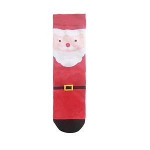Dettaglio di un calzino natalizio rosso e nero con motivo di Babbo Natale e cintura