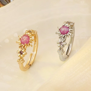 Eleganti anelli a fiore di sole regolabili con opale rosa in finiture oro e argento