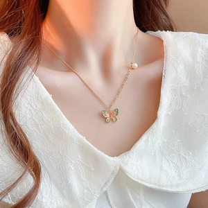Sweet butterfly necklace with gradient enamel and imitation pearl chain for women