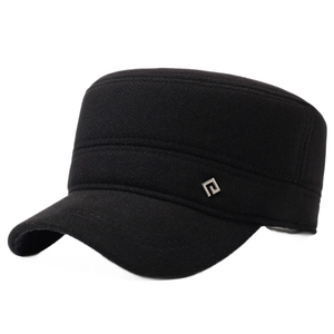 Casquette militaire noire d'hiver pour homme avec doublure polaire et boucle