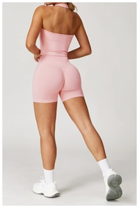 Vue arrière du short de yoga rose sans couture taille haute avec effet push-up