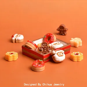 Accessori Natalizi In Resina DIY Omino Di Pan Di Zenzero Babbo Natale Ciambella Cibo In Miniatura Per Decorazione Cover Telefono