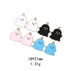 Pendentifs fantômes d'Halloween colorés en blanc, rose, noir et bleu pour bijoux DIY