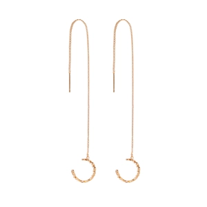 Eleganti orecchini a catena lunga in oro rosa con ciondoli a C in rilievo