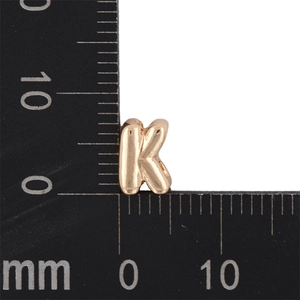 Detailed measurement showing an 8mm golden metal letter K bubble pendant for DIY jewelry