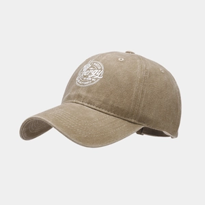 Gewaschene braune Baseballkappe mit weißem Vintage-Logodruck und Sechs-Panel-Struktur