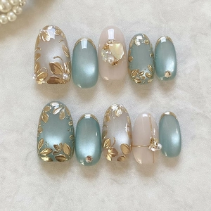 Elegant Cat Eye Press On Nails With 3D Gold Flower Relief Rhinestones And Faux Artificial Pearls Oval Shape ABS Plastic Manicure