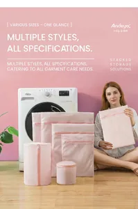 Ensemble détaillé de sacs à linge en maille rose pour soutiens-gorge et linge délicat