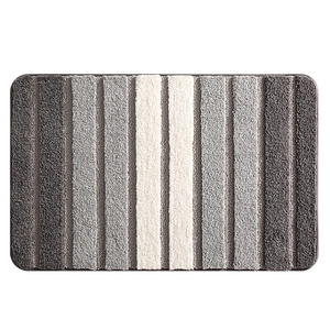 Paillasson à rayures en chenille gris et beige avec texture absorbante