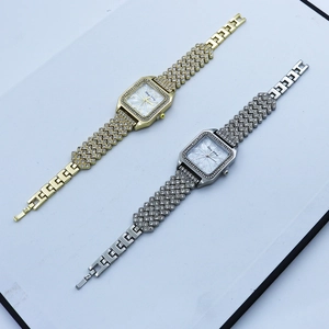 Montres élégantes à cadran carré en strass, finitions or et argent avec bracelet métal