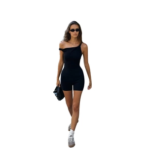 Tutina nera alla moda con spalle scoperte e nodo per donna in stile streetwear attillato
