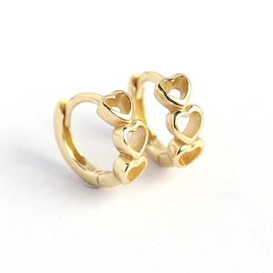 Elegant s925 silver hoop earrings with three hollow heart patterns in gold finish