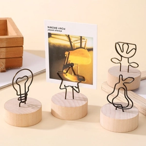 Lot de 4 porte-photos créatifs en bois avec formes d'ampoule, d'étoile, tulipe et poire