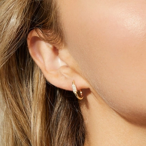 French vintage S925 silver needle U-shaped gold hoop earrings with zircon on model