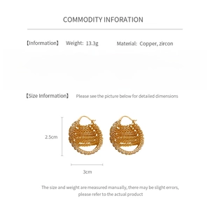 Detailed size and material chart for gold-plated zircon geometric chain hoop earrings