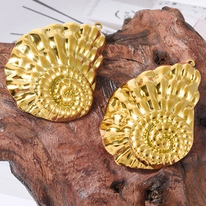 304 stainless steel 18K gold plated conch shell pendant with 3D texture for jewelry DIY