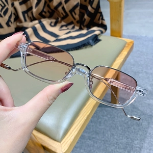 Retro transparent brown rectangular sunglasses with fine rose gold metal temples